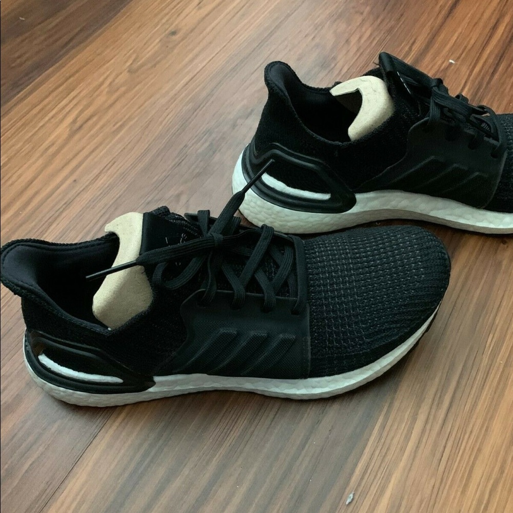 Adidas Ultraboost 19 Women’s 8.5 (Black)